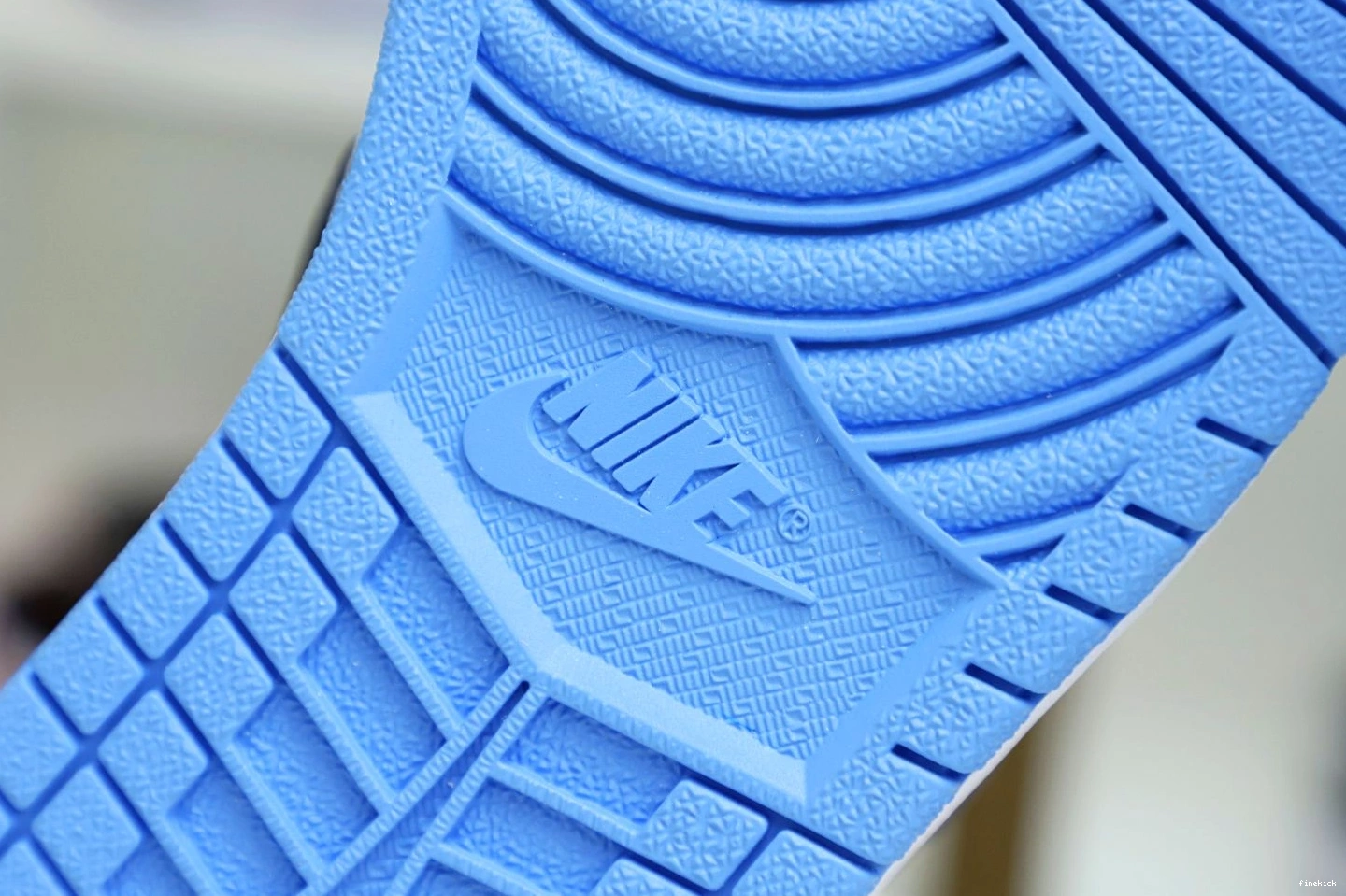 1 'UNIVERSITY HIGH JORDAN OG RETRO AIR 0211